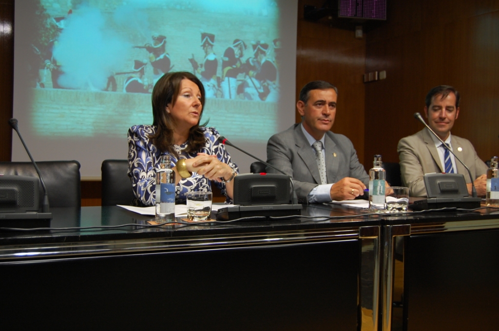 EL PRESIDENTE DE LA DIPUTACIÓN OFRECE UNA CONFERENCIA EN LAS CORTES DE ARAGÓN DENTRO DEL PROGRAMA DE ACTOS CON MOTIVO DEL BICENTENARIO DE LA LIBERACIÓN DE ZARAGOZA DE LAS TROPAS FRANCESAS